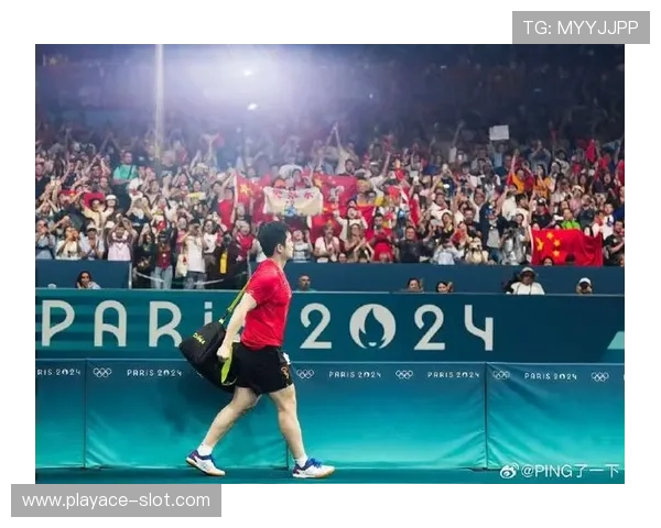 全场球迷为樊振东呐喊助威的热烈氛围再度点燃赛场无限激情时刻 全场球迷为樊振东呐喊助威的热烈氛围再度点燃赛场无限激情时刻